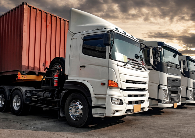 Enclosed cargo trailer loan solutions helping businesses acquire a fleet of heavy-duty freight trucks and shipping containers
